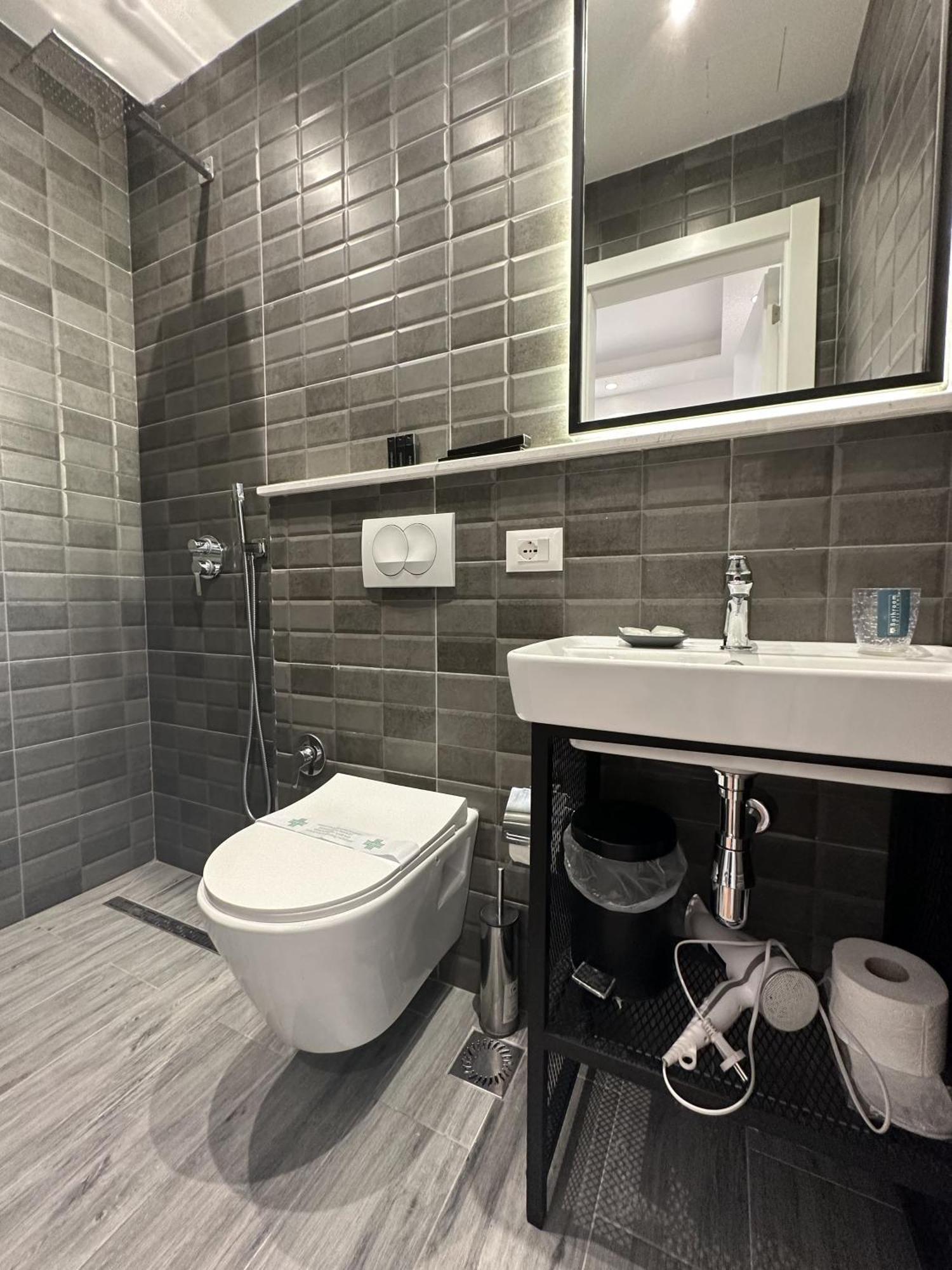 Peaky Hotel Durrës
